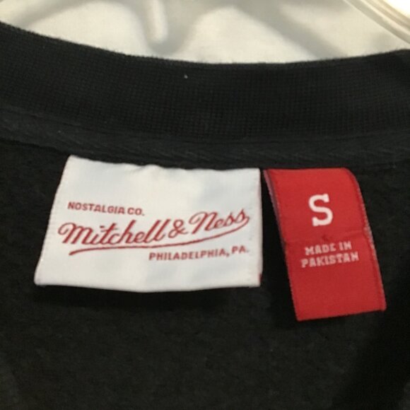 Mitchell & Ness Raptors Jurassic Park Crew Neck Sweatshirt Size S - Picture 8 of 11